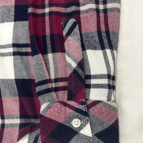 Rails Hunter Burgundy, Navy, and White Plaid Blouse. Size: XS - Picture 5 of 8